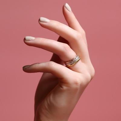#trending: patterned wedding bands! Check out this new jewellery range