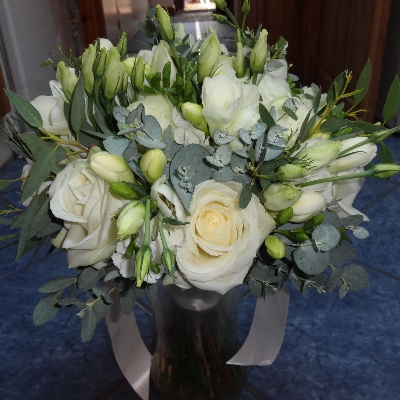 Tips for finding the perfect wedding florist