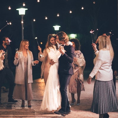 How to incorporate the festive season into your first dance