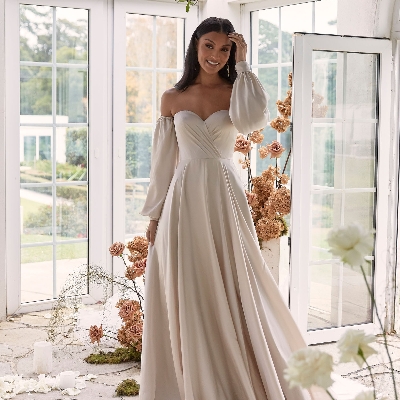 Julie Aitken from Wedding Frox tells us what dress designers and styles are popular this spring