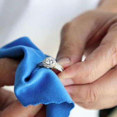 Expert advice on how to clean your engagement ring at home
