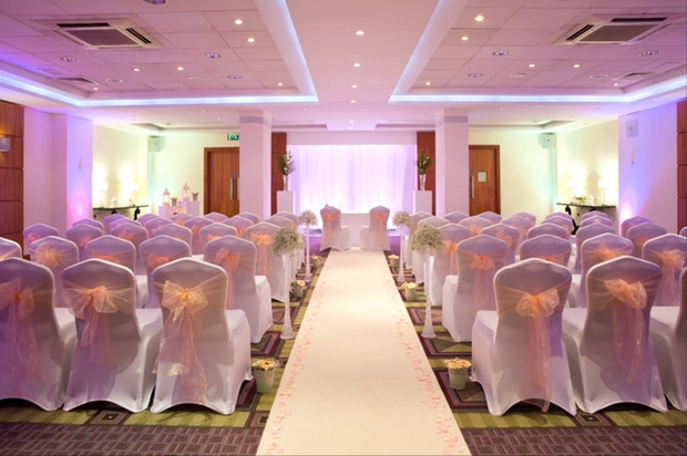 Tie the knot at The Holiday Inn London Shepperton: Image 1