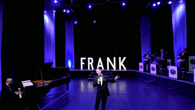 So Sinatra wows at the Signature Wedding Events wedding fair at Mercedes-Benz World: Image 1