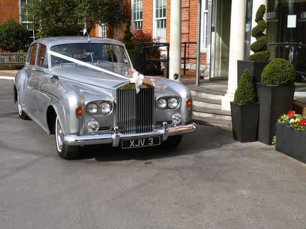 Stan from Alpha Class Wedding Cars reveals how your transport can impress your guests: Image 1