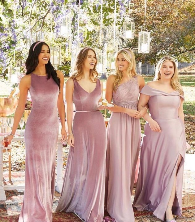 How to choose bridesmaids' dresses that compliment each other