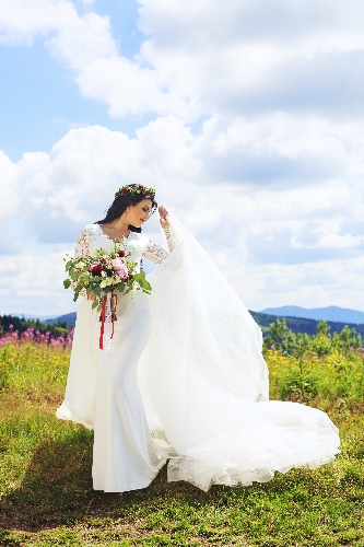 Fuchsia’s Vintage Bridal Wear: Main Image