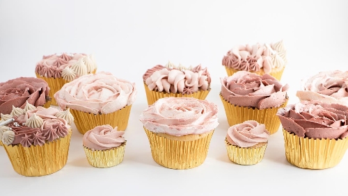 Mother-Bakin Cakes